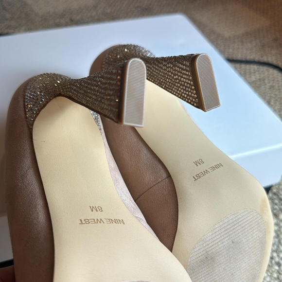 NWOT • Nine West • Women's Tunips Pointy Toe Pump • Barely Nude/Rhinestone • 8M - Picture 5 of 17